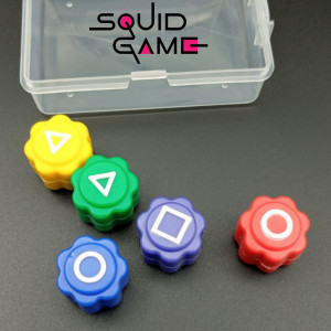 Корейската супер игра Squid game с пет силиконови камъчета в кутийка